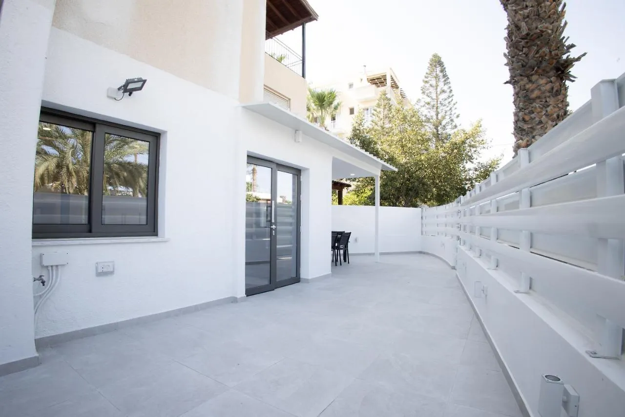 Phaedrus Living: Luxury Mackenzie Flat Apartment Larnaca